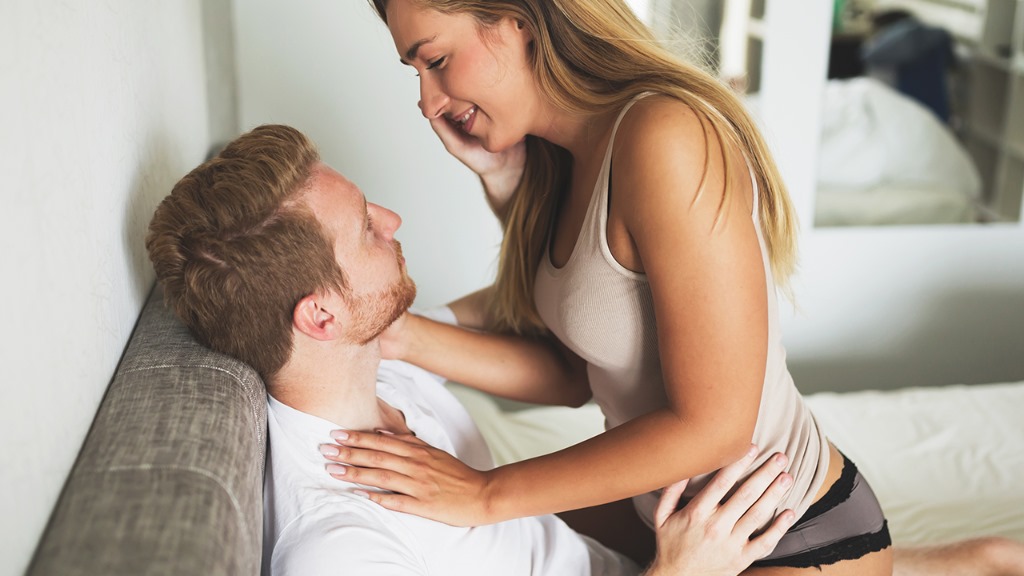 夫妻性生活多久一次合适(夫妻多久见面一次合适)